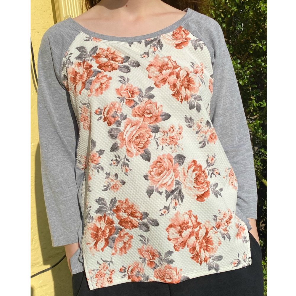 No Boundaries Grey & Floral Print Top